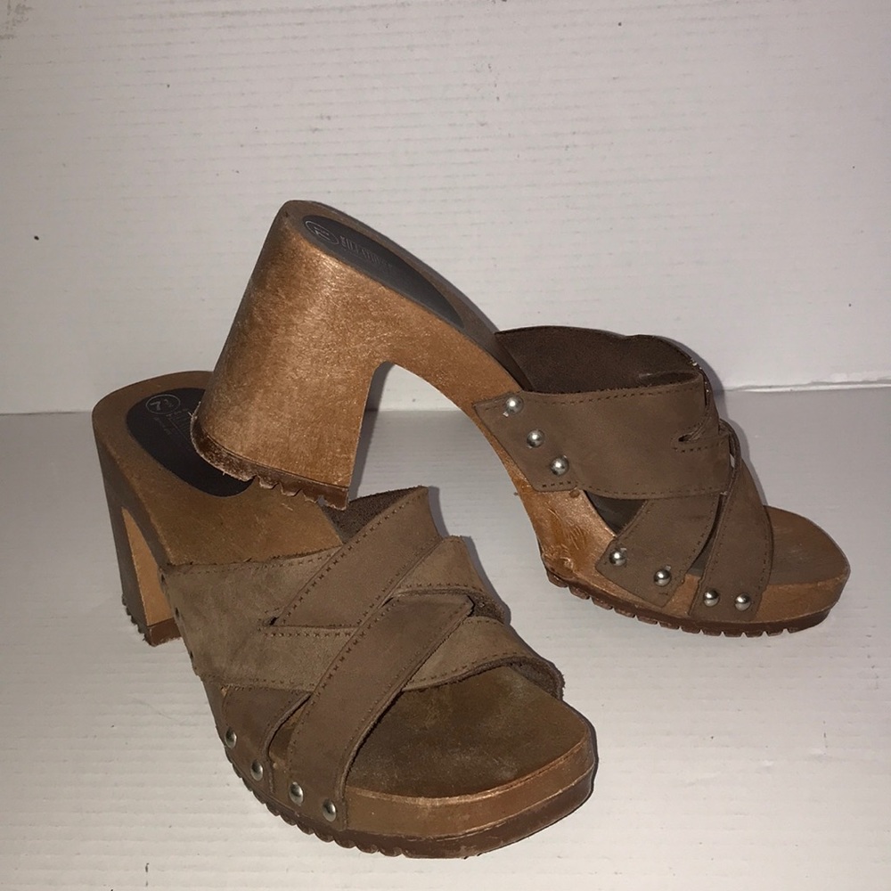 Brown Chris cross strap leather block heel sandals